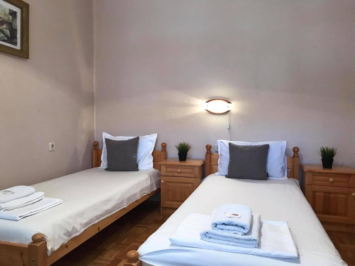 Hotel Къща За Гости Загорски Kalofer Exterior foto